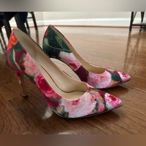 Glamorous Floral Heel Pumps. Mint condition.